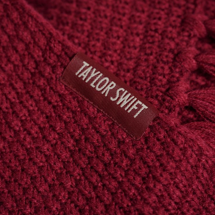Taylor Swift - Red Scarf
