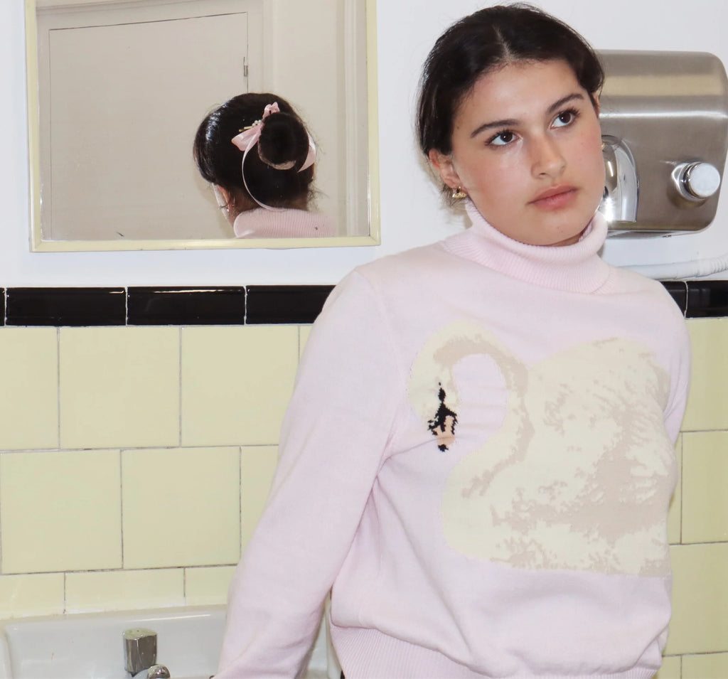 SWAN ROMANCE SWEATER